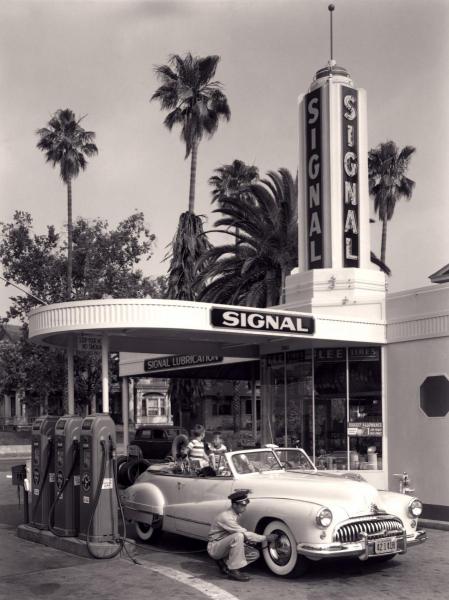  Nostalgia - American Gas Station - 1950